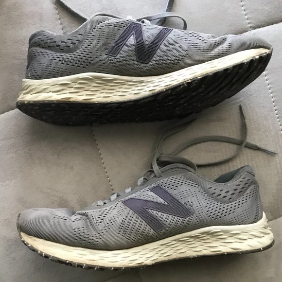 New Balance Running shoes - Picture 2 of 5
